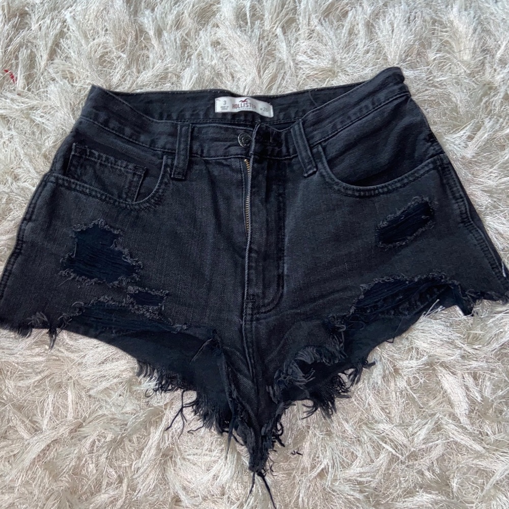 Black Hollister festival shorts